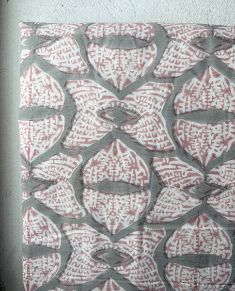 Tahlequah<br>Colour <br>Smoke/Rose Clay<br> Sun Bed