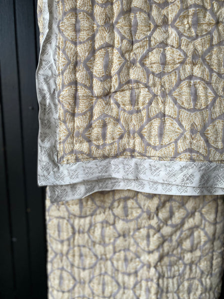 Limited Edition!<br>Tahlequah<br> Colour Rattan/Aura<br> Hand Stitched<br> Linen Quilt