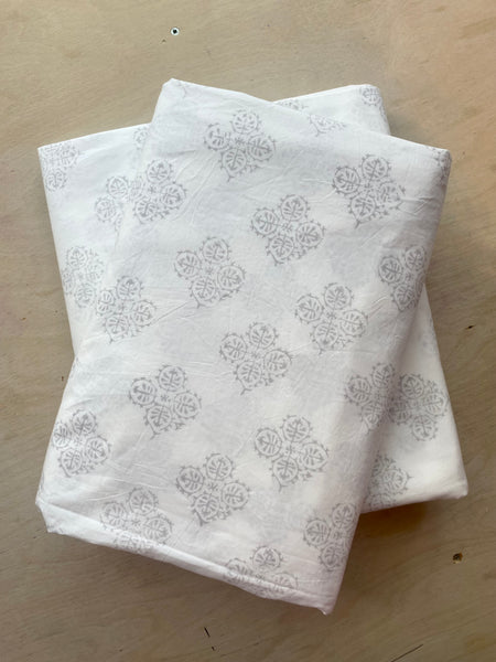 Suzani Flower <br> Smoke <br> King Fitted